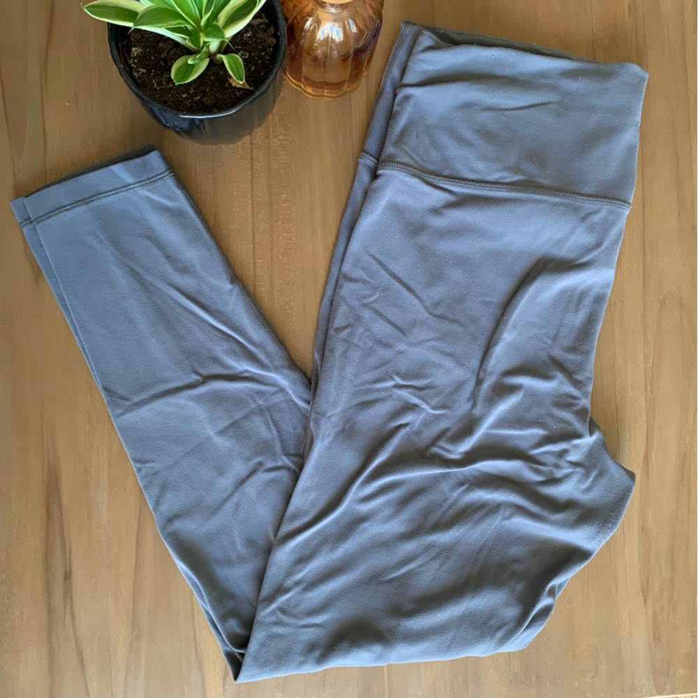 Gray T&A Leggings Pants